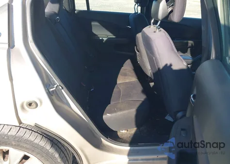 2013 Chrysler 200 Lx z USA, uszkodzony, nr VIN 1C3CCBAB2DN735656